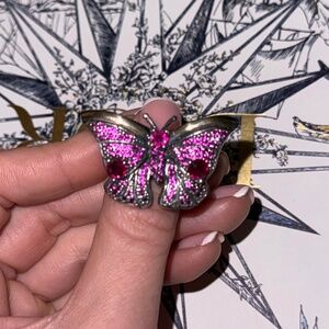 Elegant Silver Butterfly Ring – A Delicate Touch of Charm